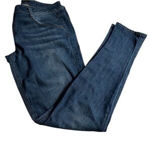 Joe’s Jeans size 31 Chelsea distressed hem Wore 1-2x like new